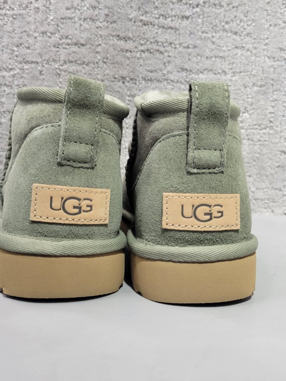 UGG Classic Ultra Mini Womens Size US 7 Light Green Suede Lined Fur Snow Boots - Picture 4 of 13